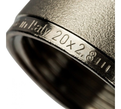Фитинг компрессионный для труб PE-X 20х2,8х3/4" Stout Фитинг компрессионный для труб PE-X 20х2,8х3/4" Stout
