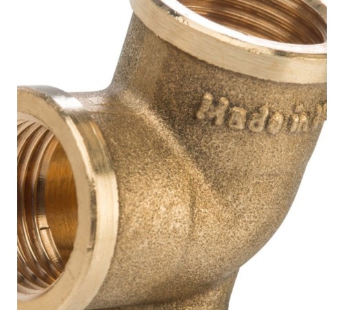 Угольник с креплением ВР 1/2" Stout