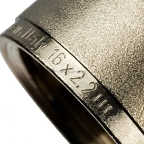 Фитинг компрессионный для труб PE-X 16х2,2х3/4" Stout